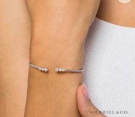 14K White Gold Bujukan Diamonds Split Bangle