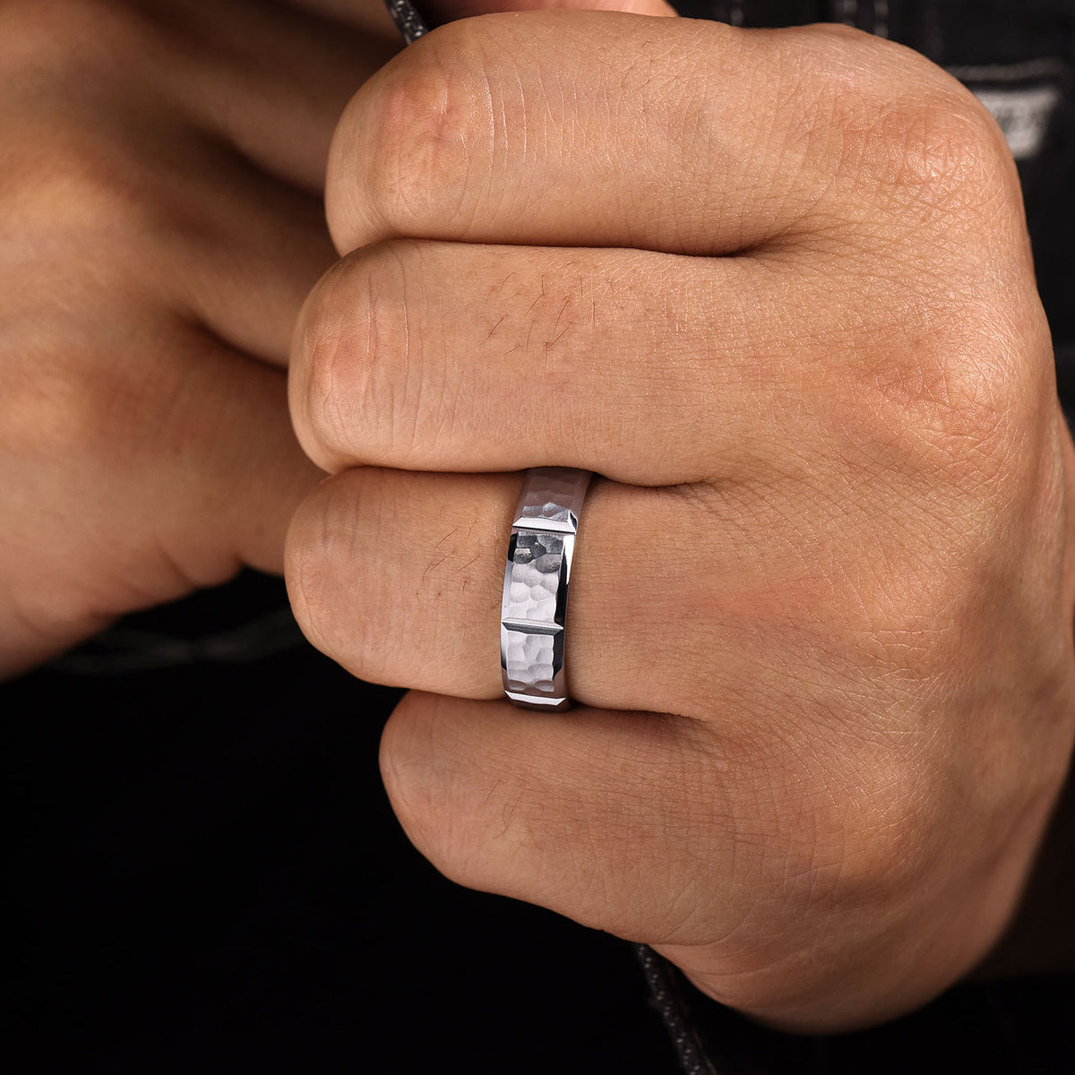 14K White Gold 6mm - Men&#39;s Wedding Band with Hammered Stations