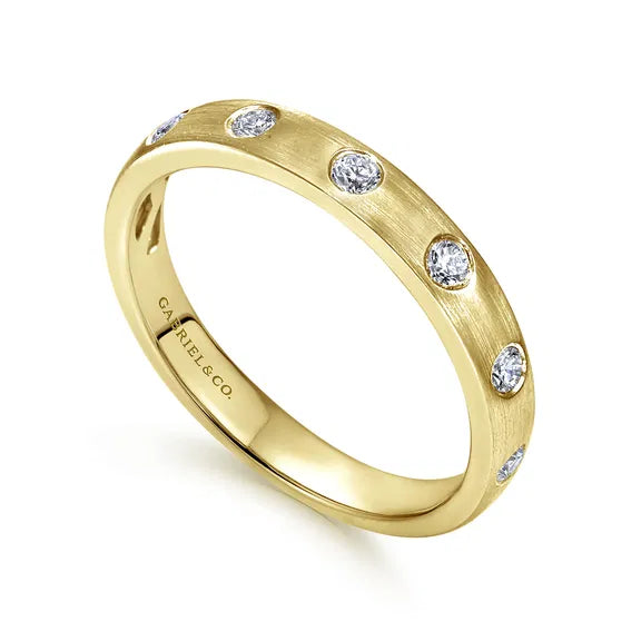 Vitoria - 14k Yellow Gold Burnished Set Round 7 Stone Diamond Anniversary Band - 0.17 ct