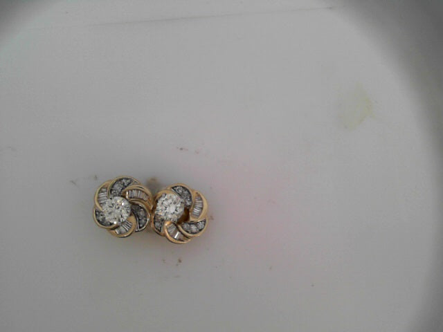 14k earrrings & diamond