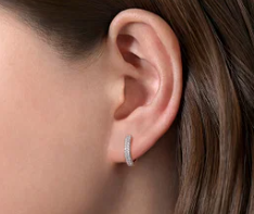 14k earrrings &amp; diamond