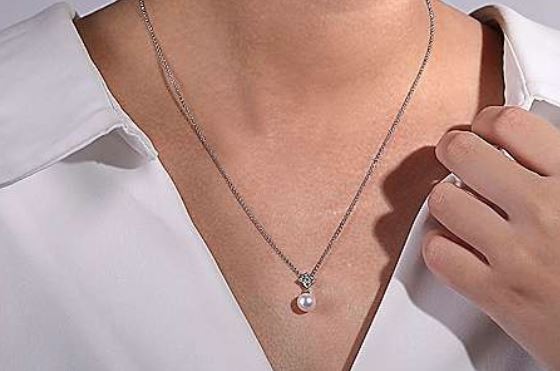 14K White Gold Diamond hotsell Pendant Necklace 18